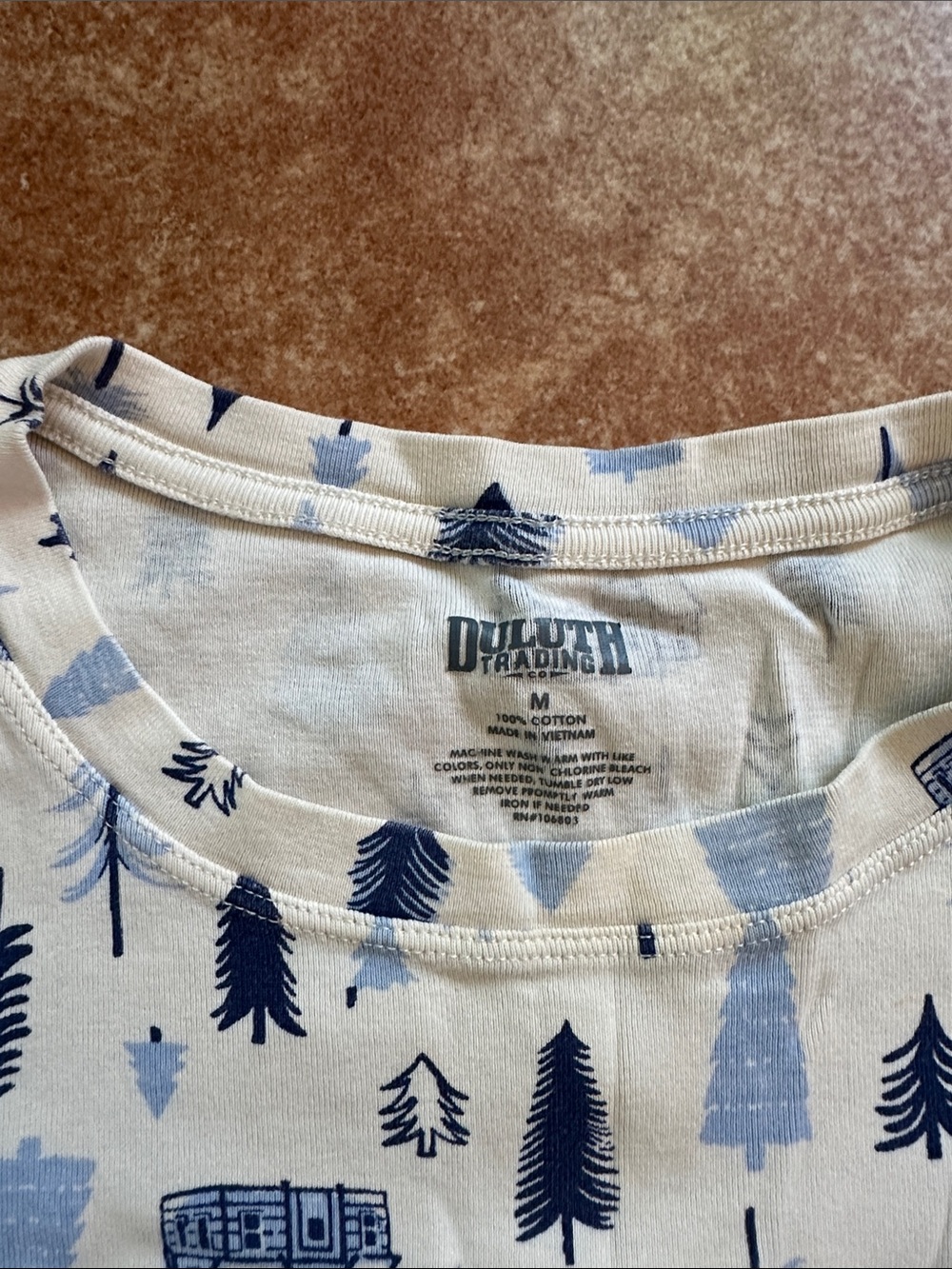Duluth Trading Co Cream and Blue Winter Woodland Print Women’s Pajama Set - Picture 2 of 9